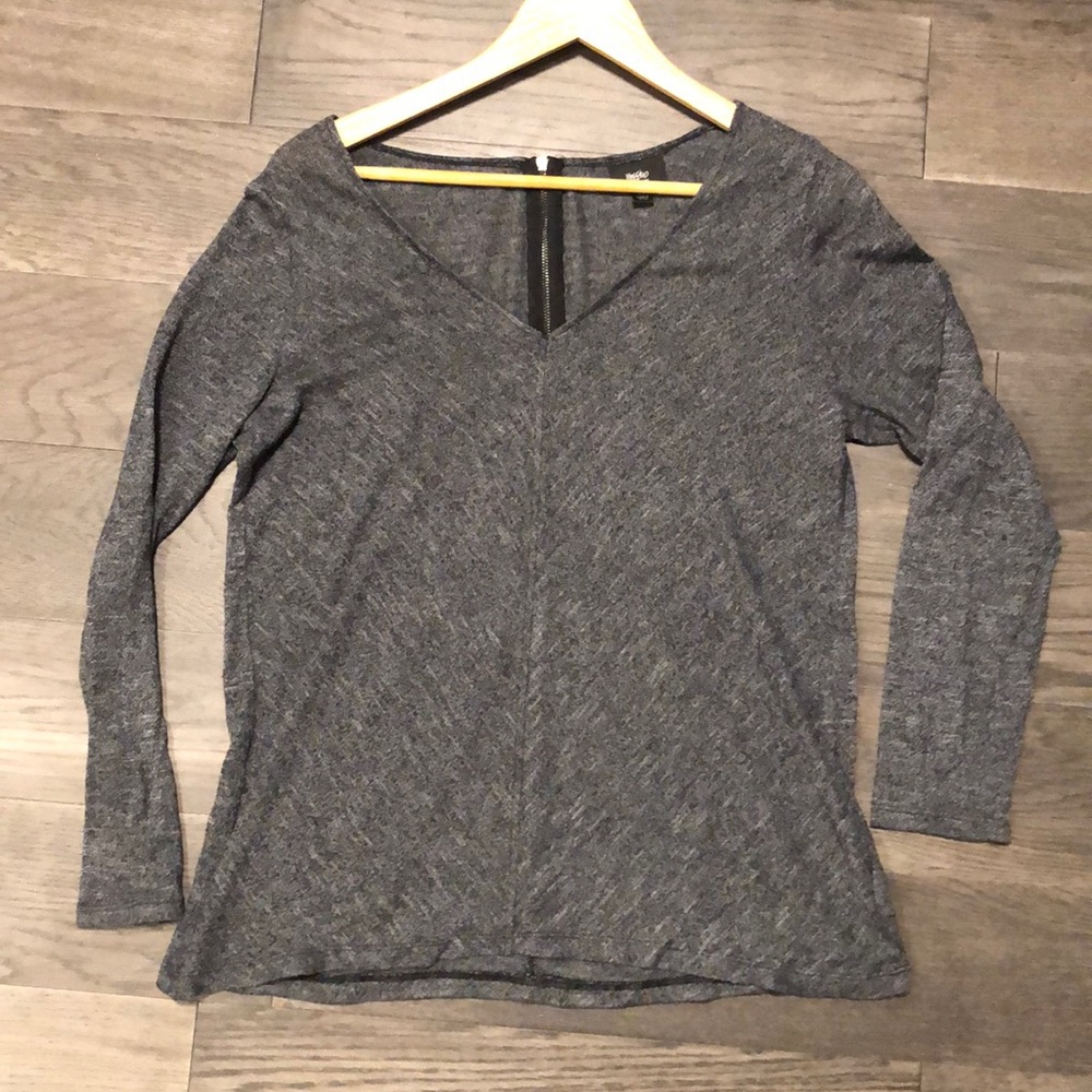 Cute light weight sweater
